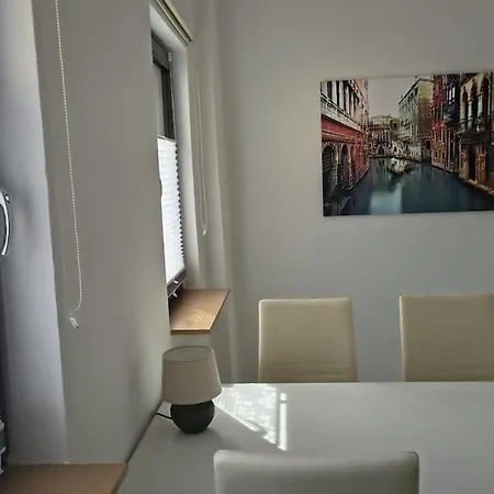 Lejlighed Moderne In Zentraler Lage Von